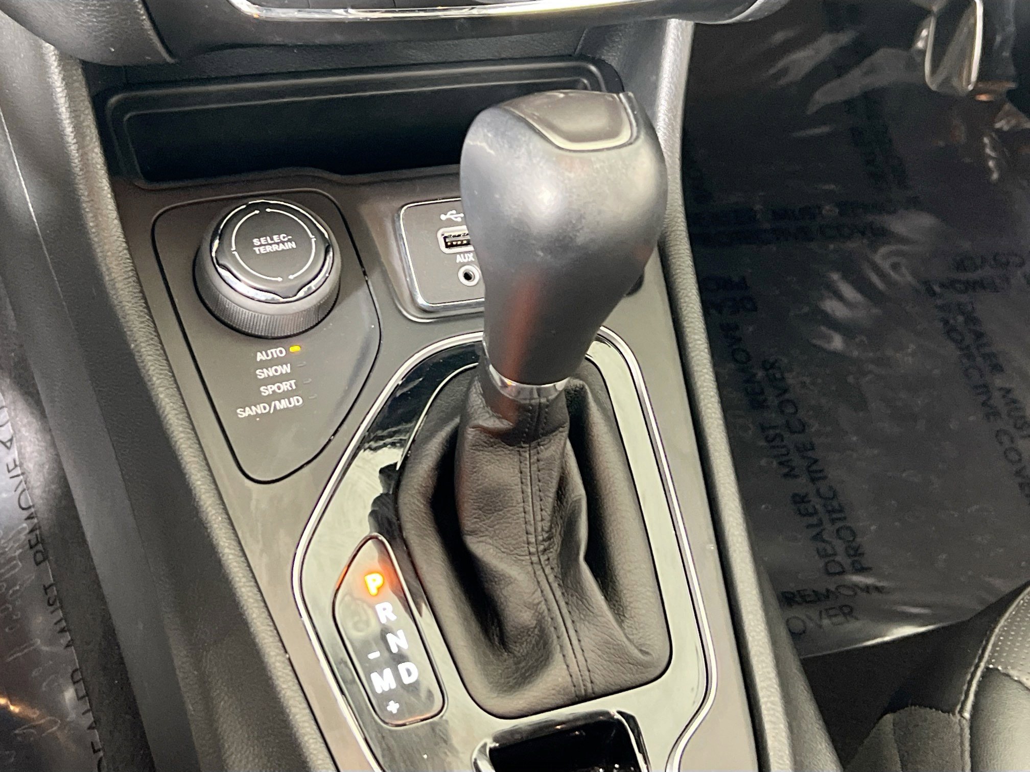 Used 2022 Jeep Cherokee Limited AWD/4WD image 16