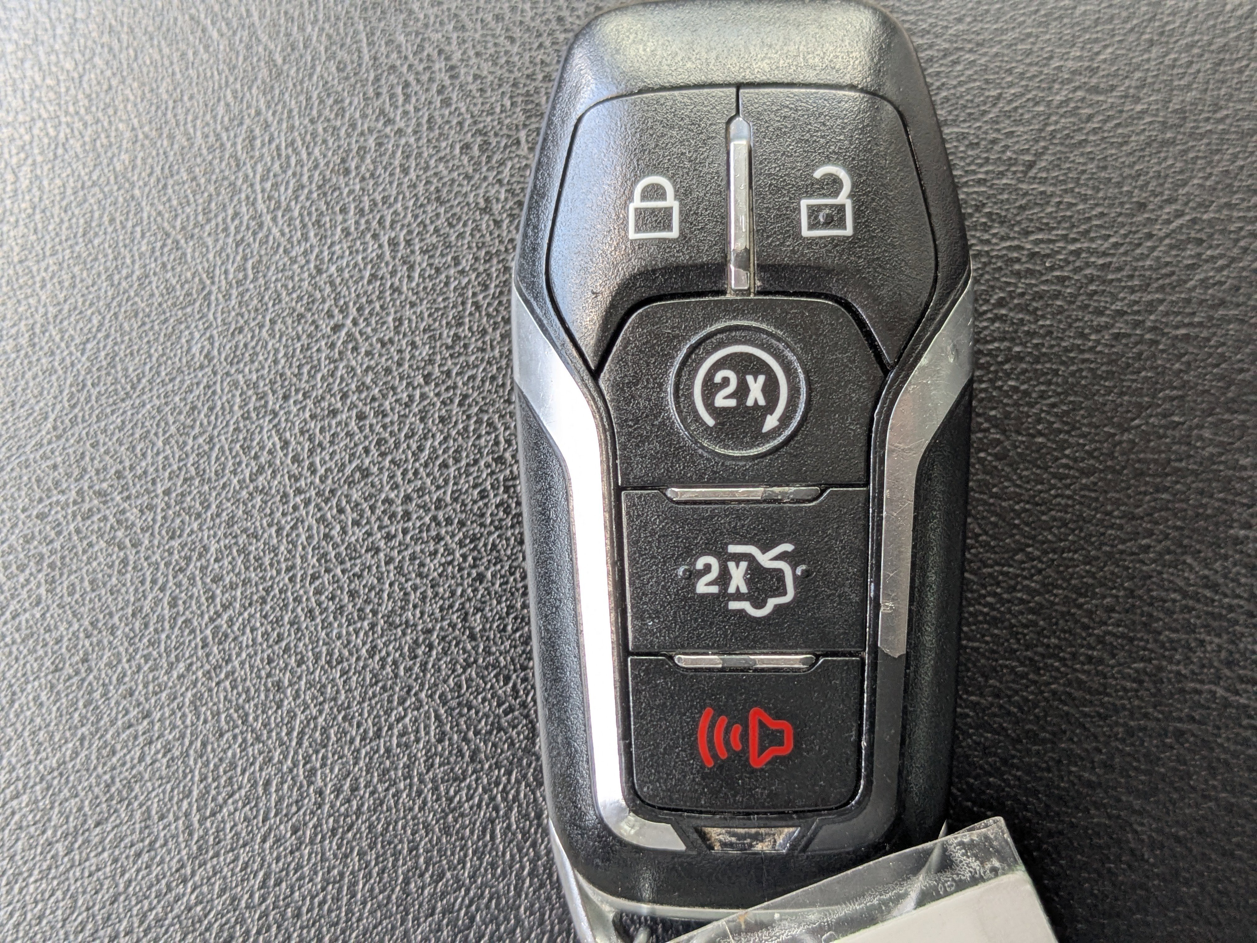 Used 2015 Ford Edge Titanium w/ Equipment Group 302A FWD image 39