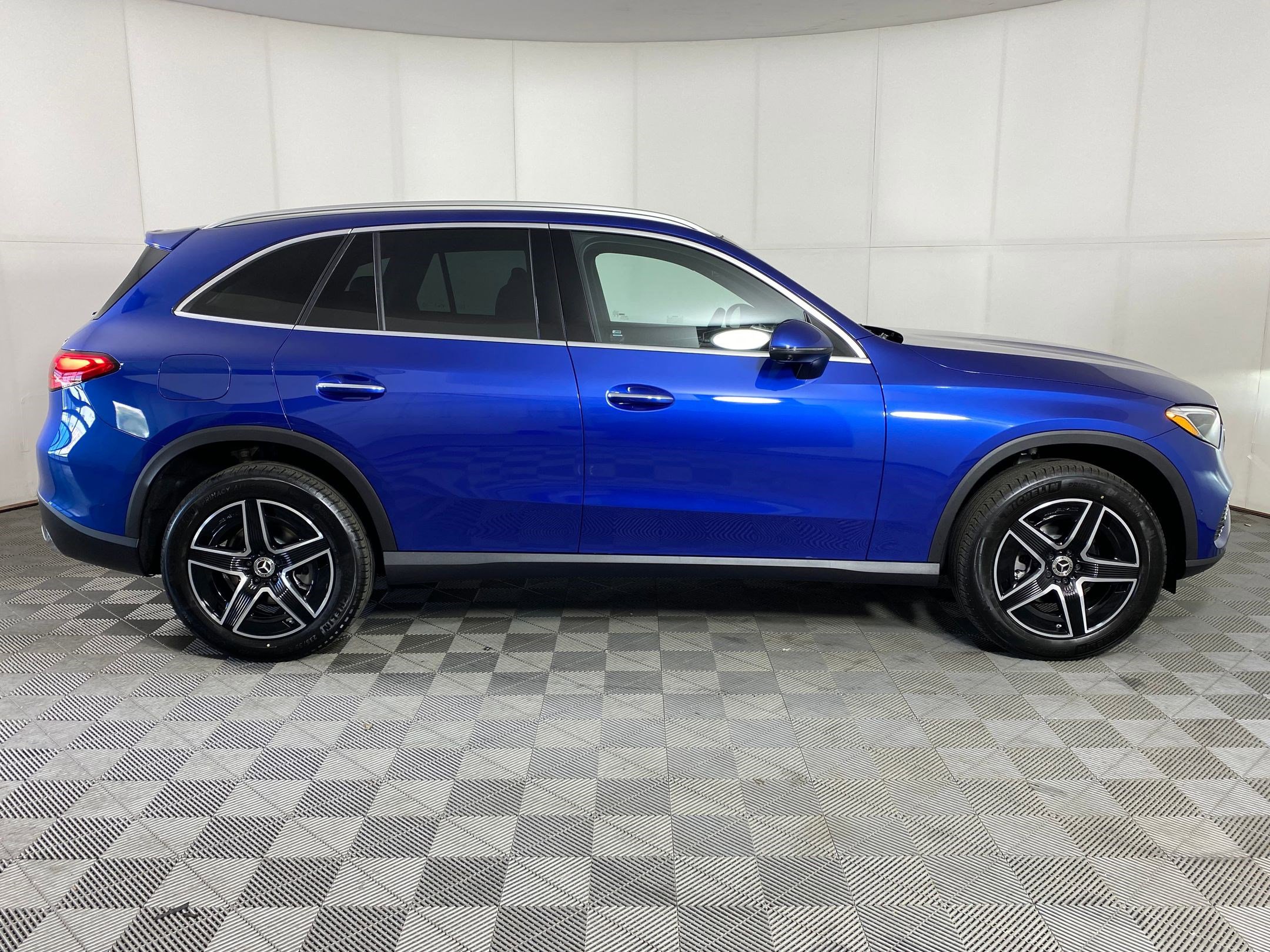 Used 2026 Mercedes-Benz GLC 300 4MATIC image 7