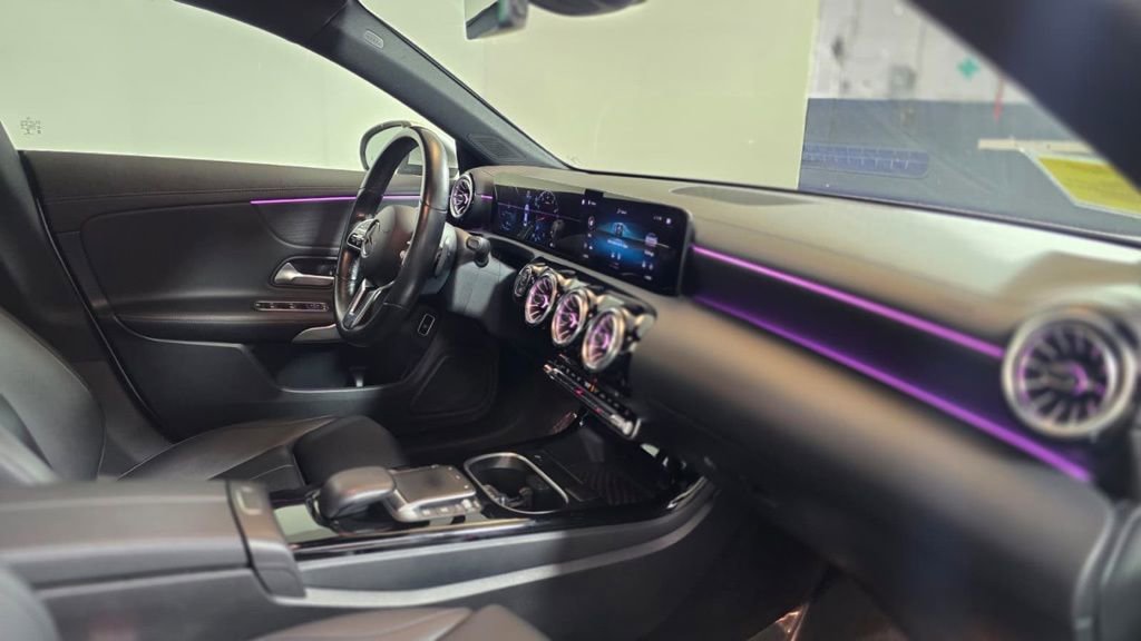 Used 2023 Mercedes-Benz CLA 250 4MATIC image 11