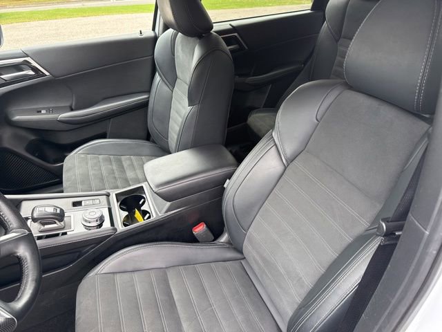 Used 2024 Mitsubishi Outlander SE AWD/4WD image 24