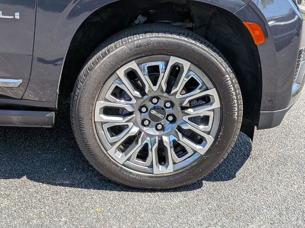 Used 2023 GMC Yukon Denali Ultimate image 12