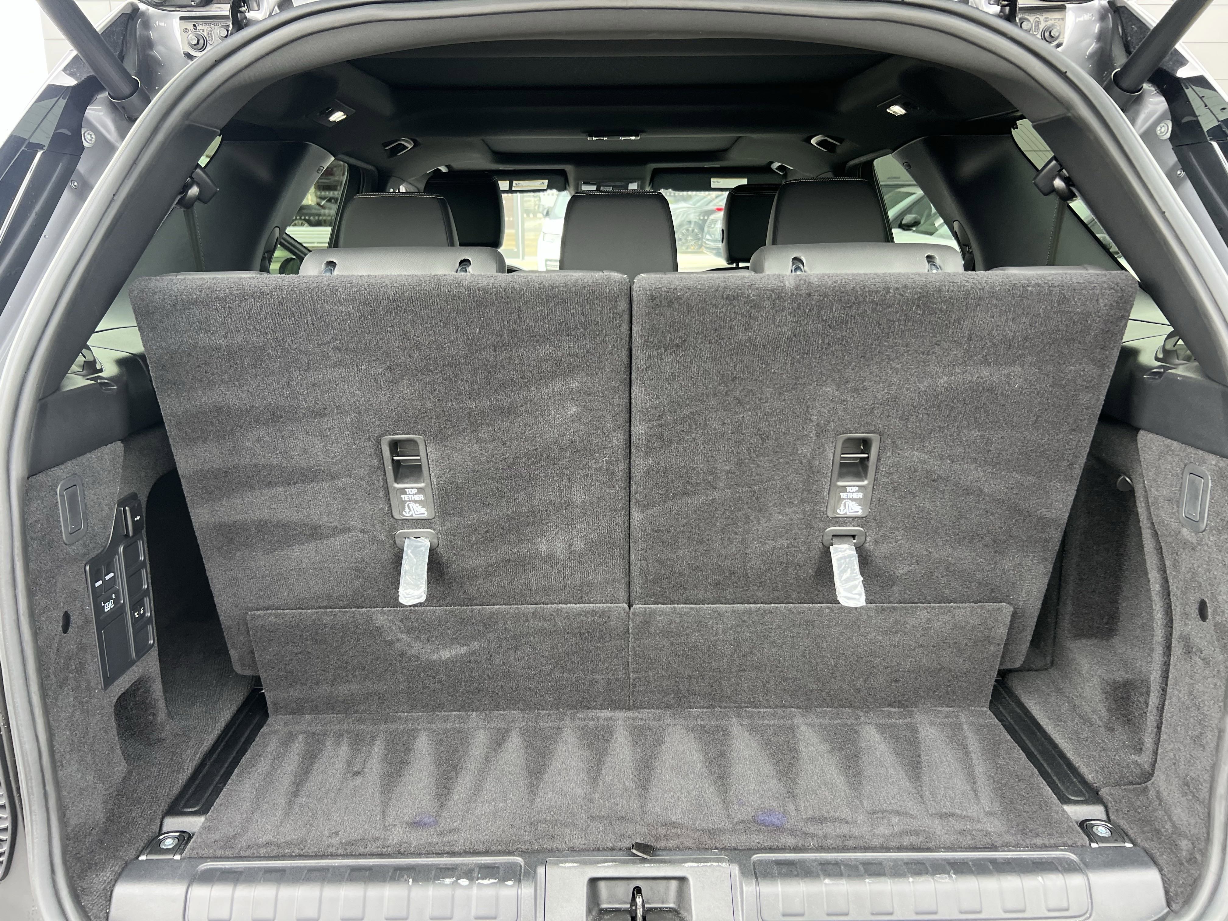 Certified 2023 Land Rover Discovery S R-Dynamic image 34