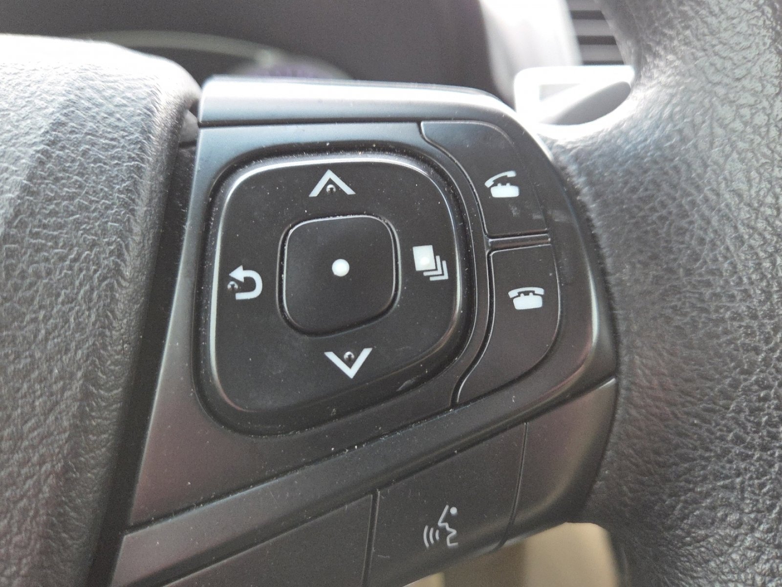 Used 2016 Toyota Camry LE image 30