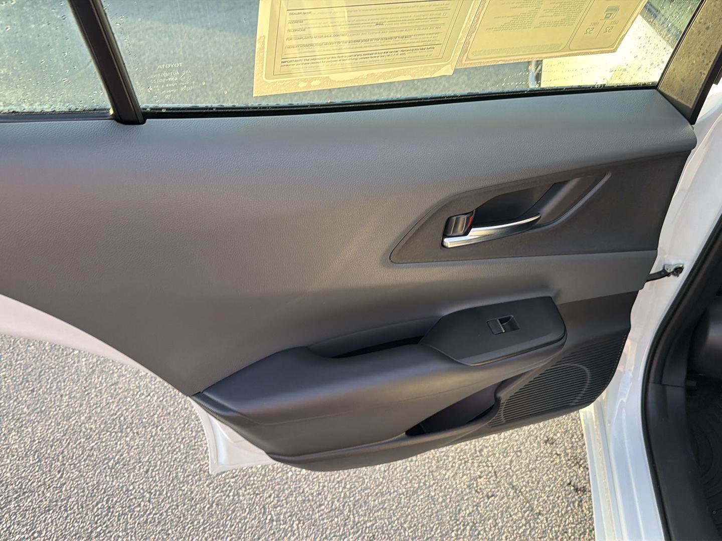 Used 2025 Toyota Prius XLE FWD image 17