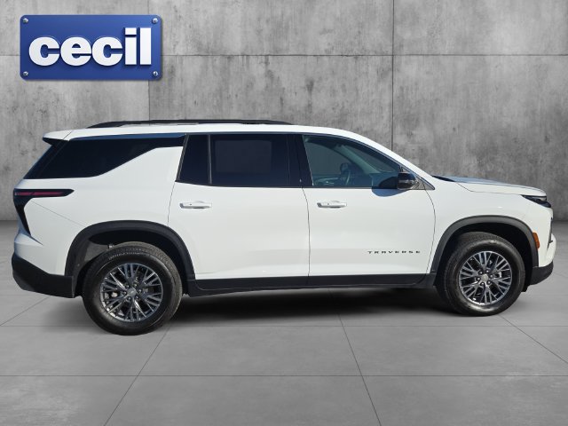 Certified 2026 Chevrolet Traverse LT FWD image 4