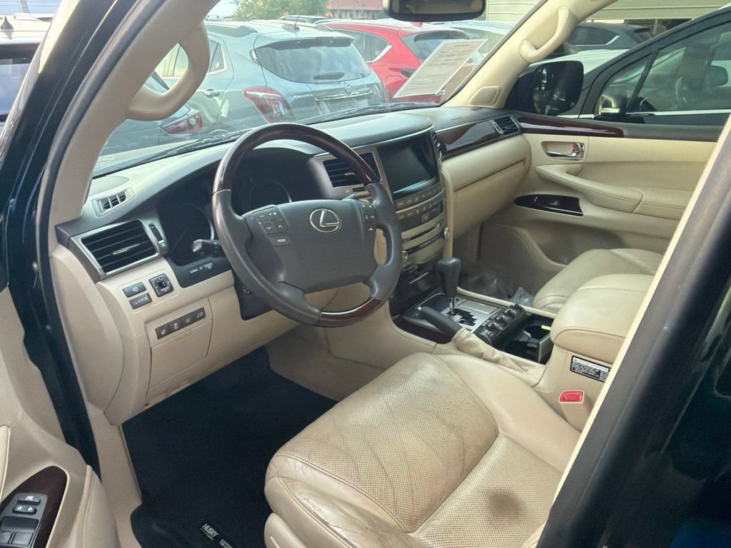 Used 2014 Lexus LX 570 4WD image 9