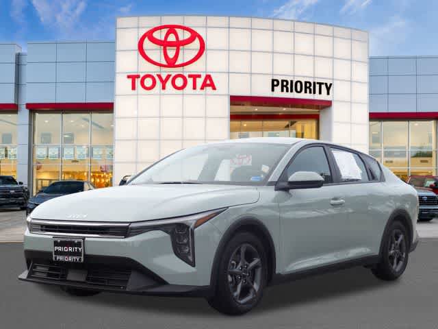 Used 2025 Kia K4 FWD image 1