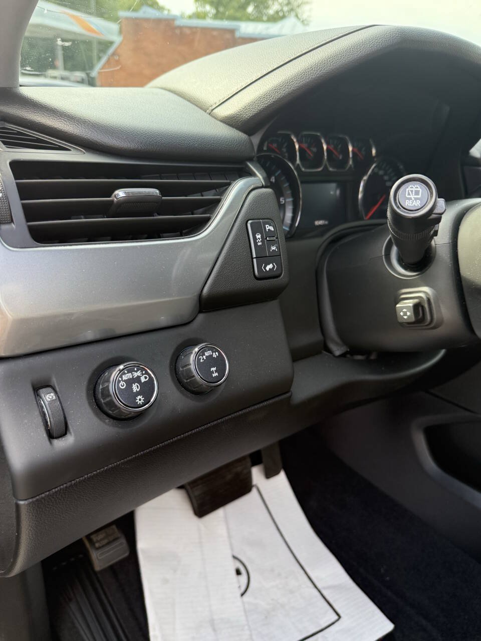 Used 2020 Chevrolet Tahoe LT w/ RST Edition AWD/4WD image 13