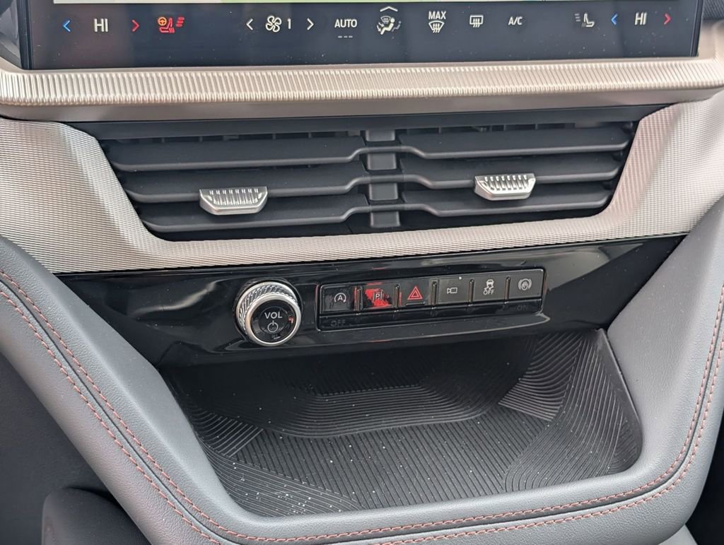 New 2025 Ford Explorer Active w/ Active Comfort Package image 41