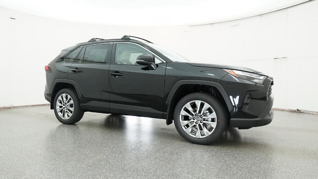Used 2025 Toyota RAV4 XLE Premium image 31