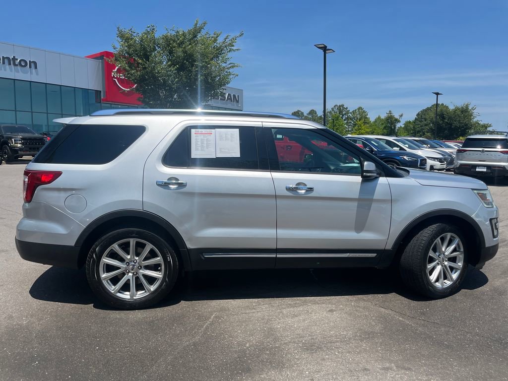Used 2016 Ford Explorer Limited AWD/4WD image 2
