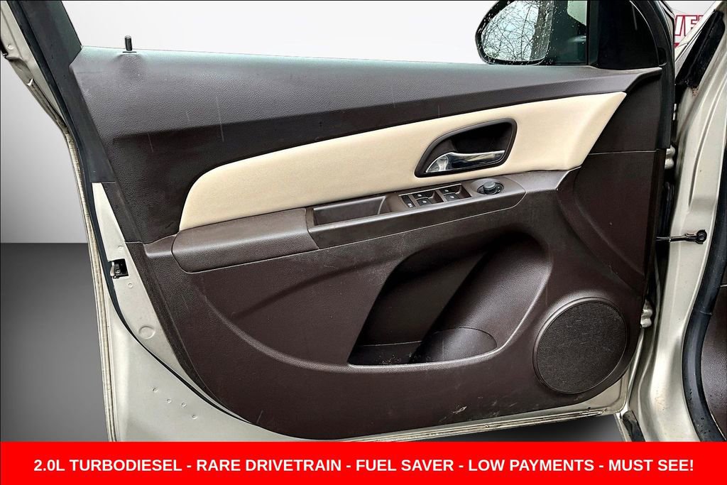 Used 2014 Chevrolet Cruze Diesel image 18