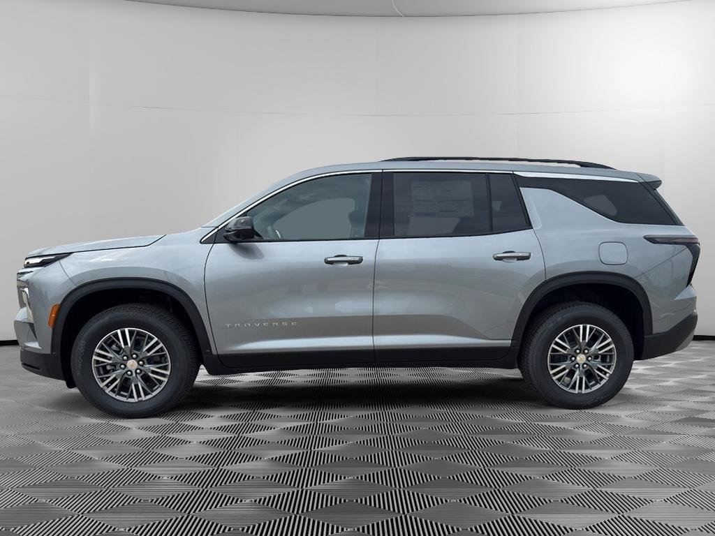 New 2026 Chevrolet Traverse LT w/ Driver Confidence Package FWD image 2