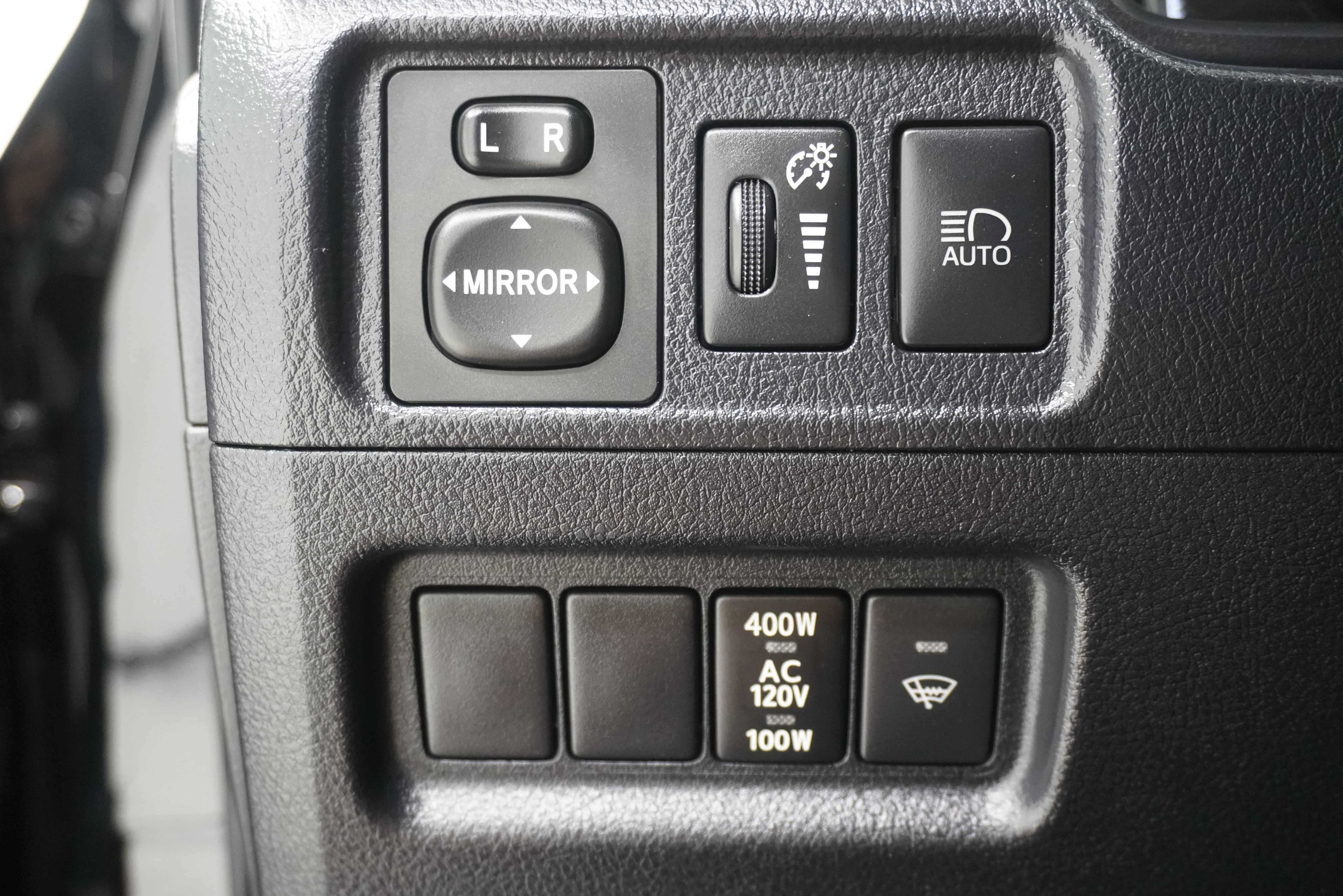 Used 2024 Toyota 4Runner SR5 AWD/4WD image 22