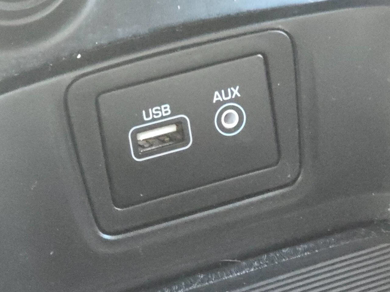 Used 2018 Hyundai Santa Fe Sport image 18