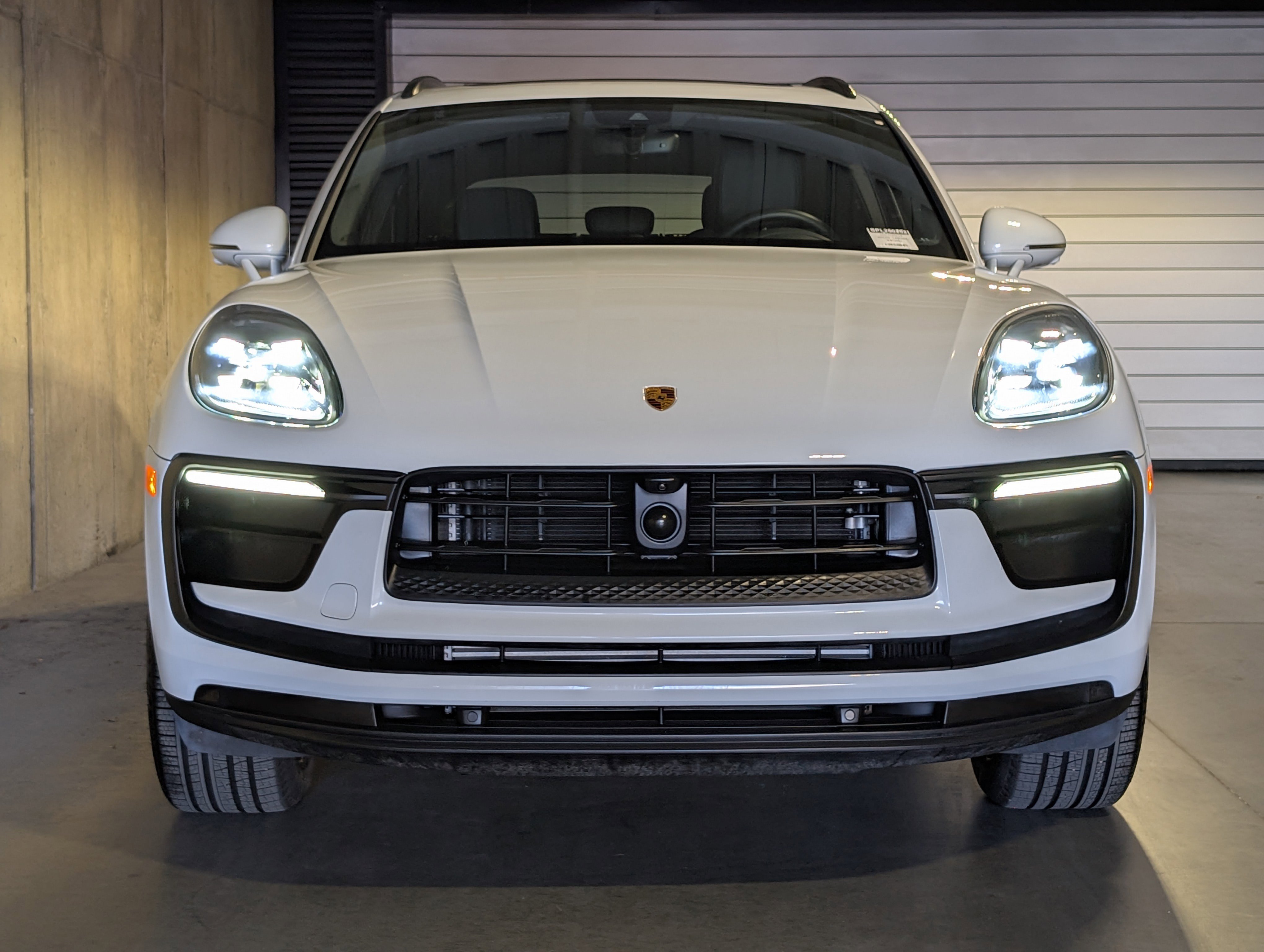 Certified 2025 Porsche Macan image 14