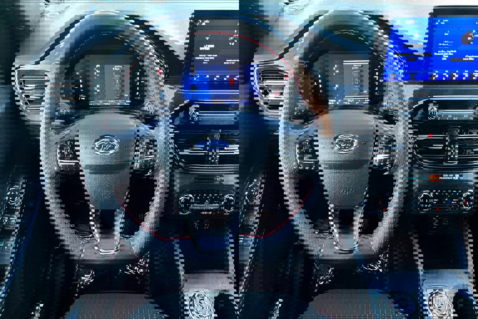 Used 2025 Ford Escape ST-Line w/ Cold Weather Package image 5