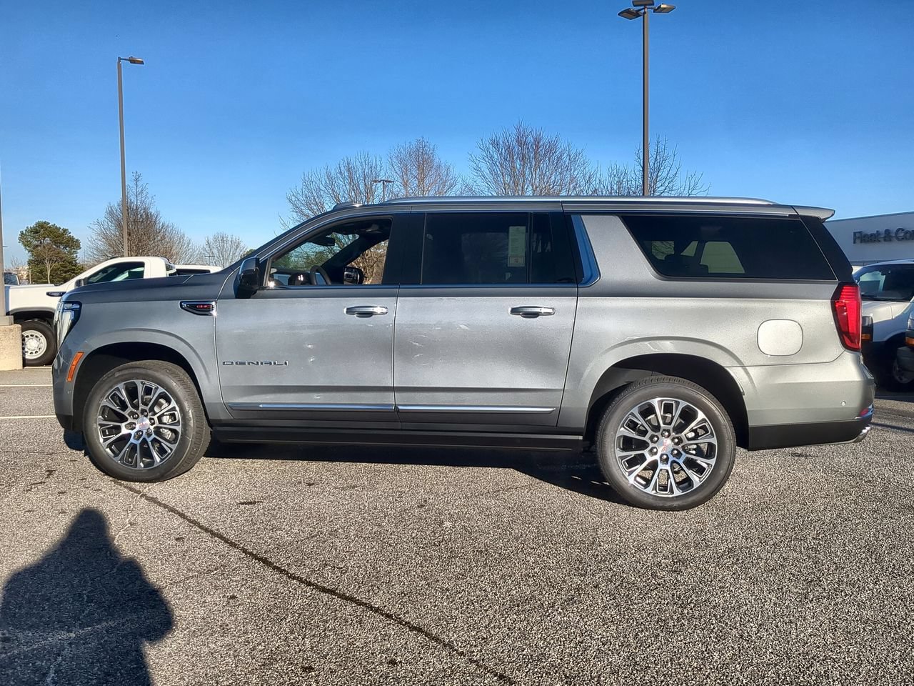 Used 2026 GMC Yukon XL Denali w/ Sun & Power Step Package AWD/4WD image 5