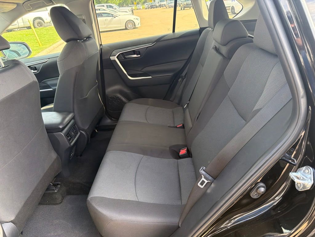 Used 2025 Toyota RAV4 XLE FWD image 3