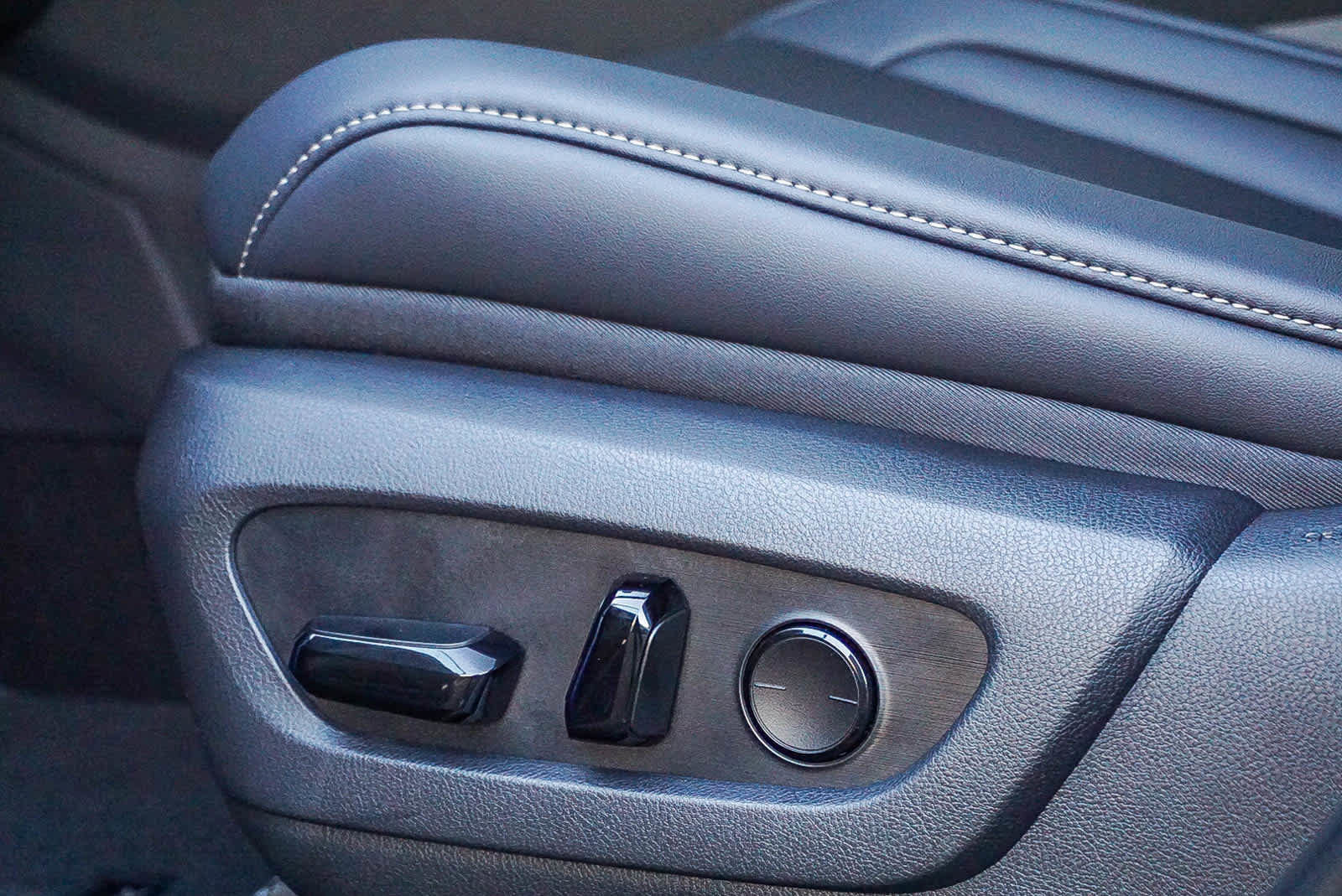 New 2026 Lexus NX 450h+ F Sport image 19