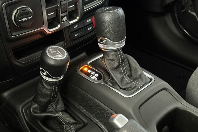 New 2026 Jeep Gladiator Sport AWD/4WD image 17