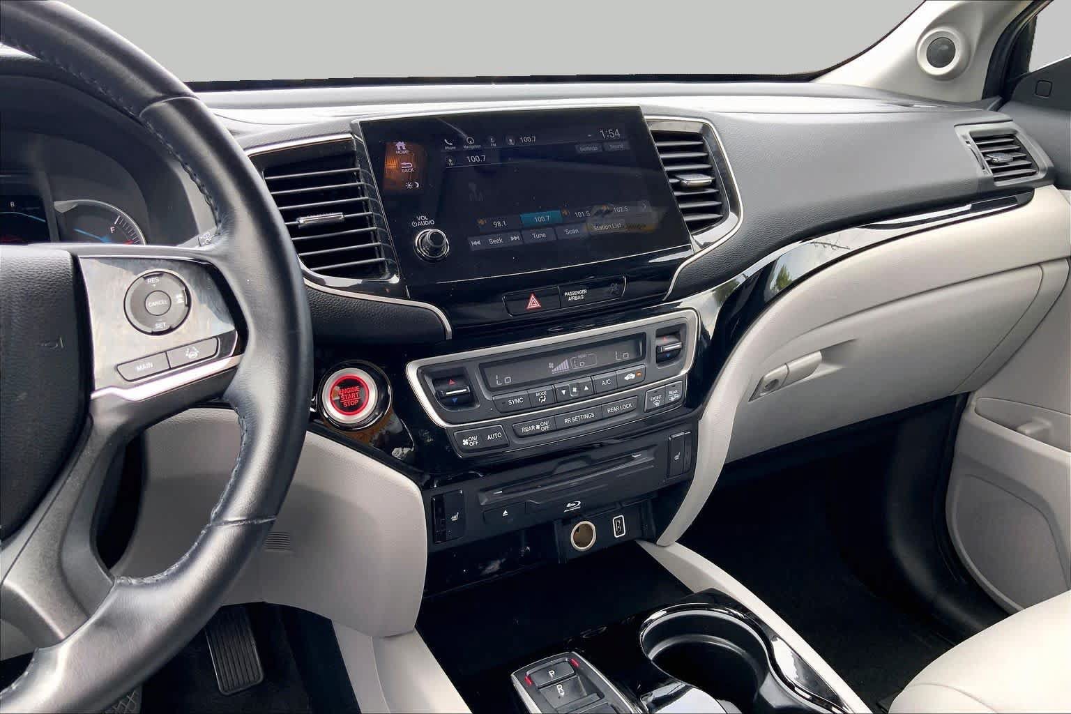 Used 2021 Honda Pilot Touring image 7