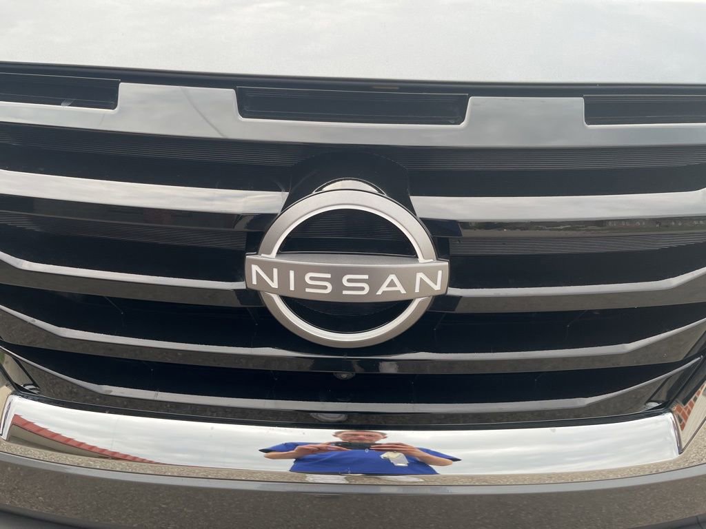 Used 2025 Nissan Pathfinder Platinum w/ Cargo Package image 32