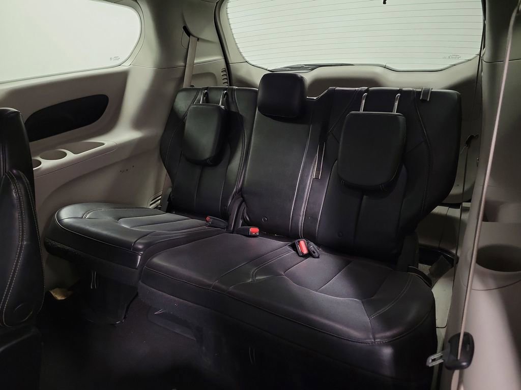 Used 2021 Chrysler Voyager Lxi image 24
