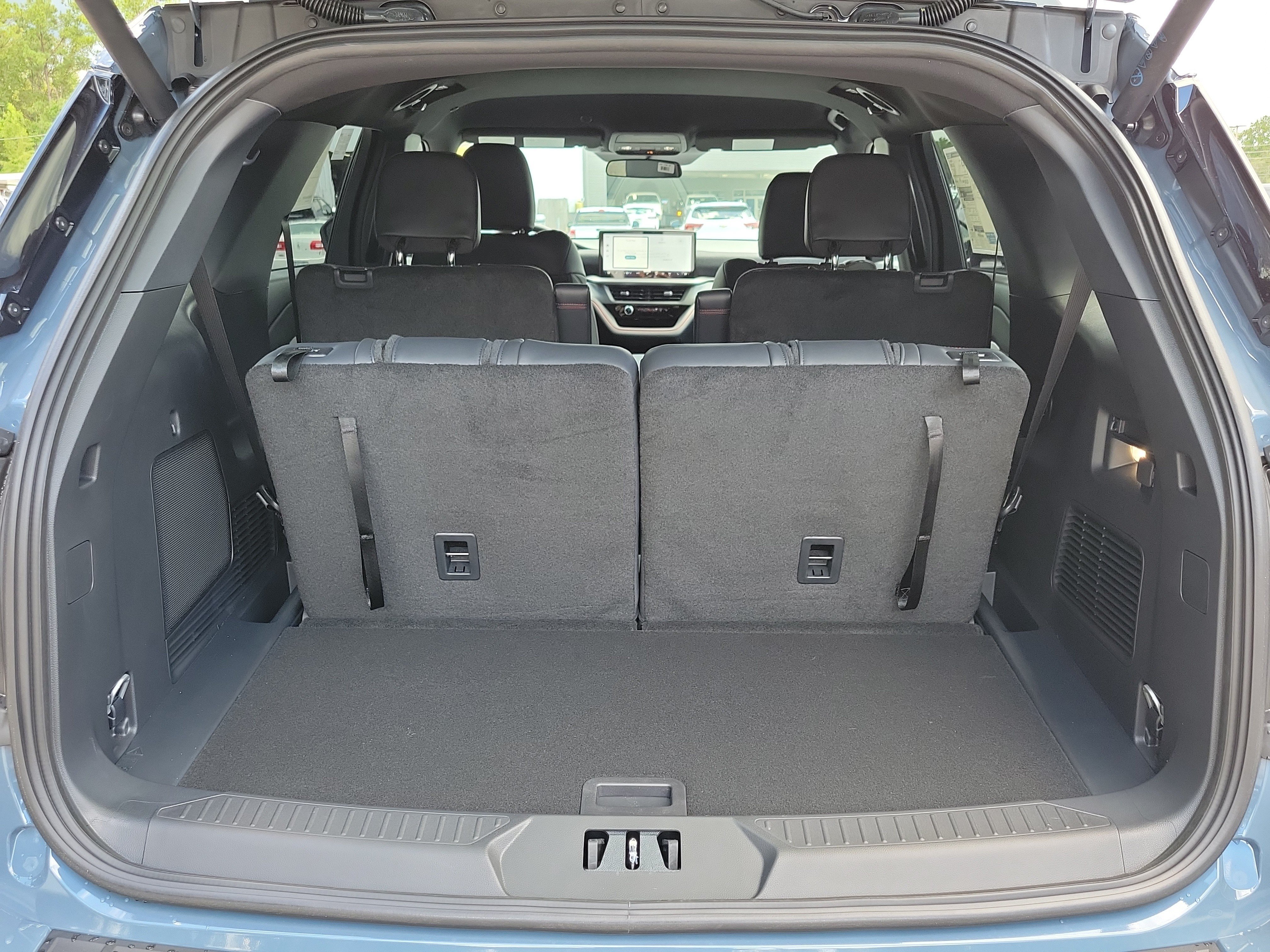 New 2027 Ford Explorer ST-Line w/ ST-Line Street Pack RWD image 8