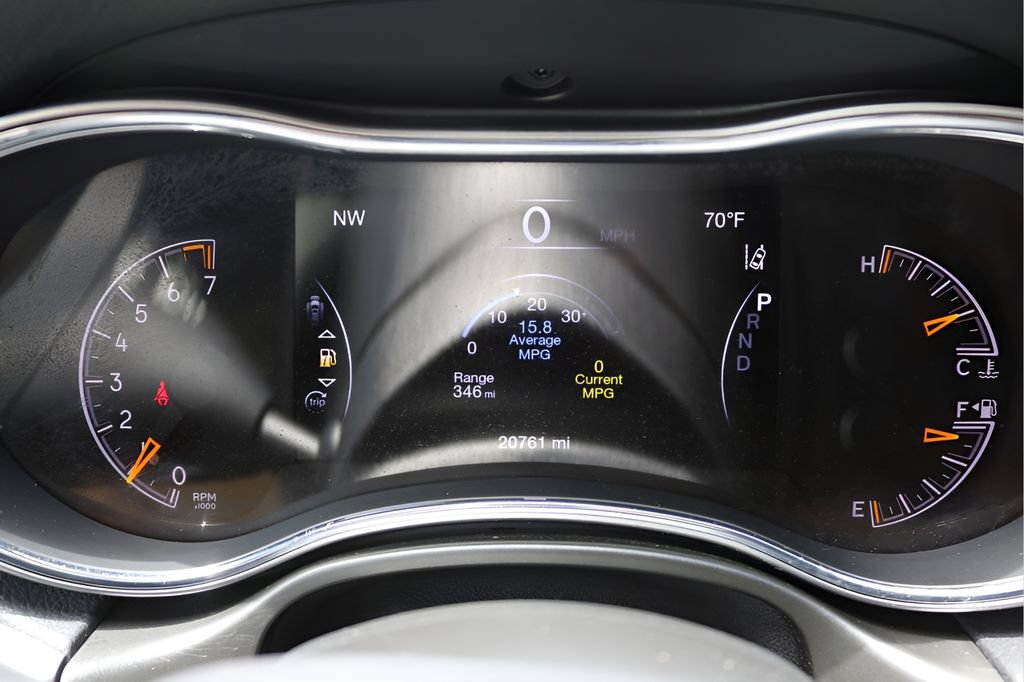 Used 2022 Jeep Grand Cherokee Laredo X RWD image 32