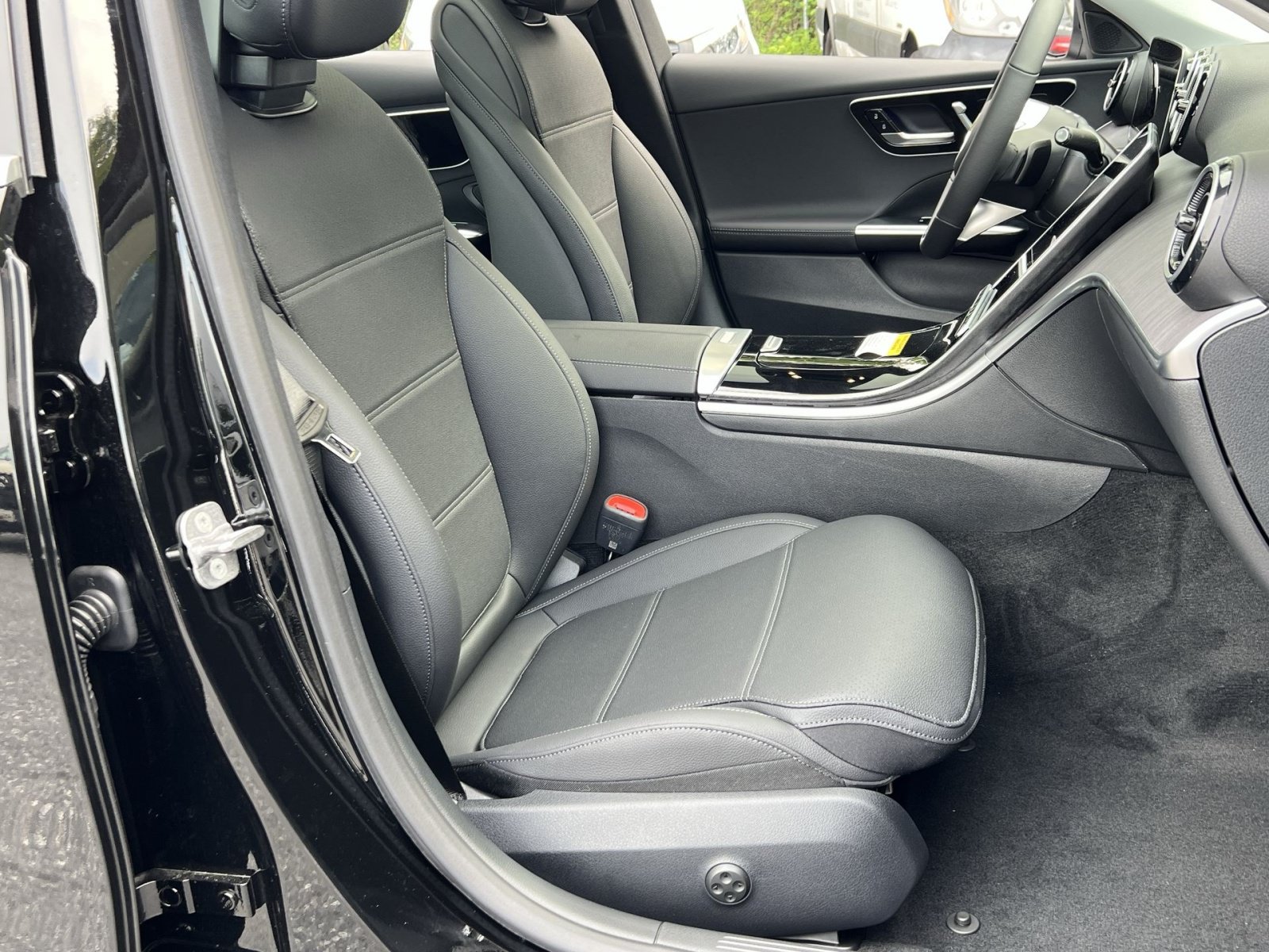New 2026 Mercedes-Benz C 300 4MATIC Sedan image 33