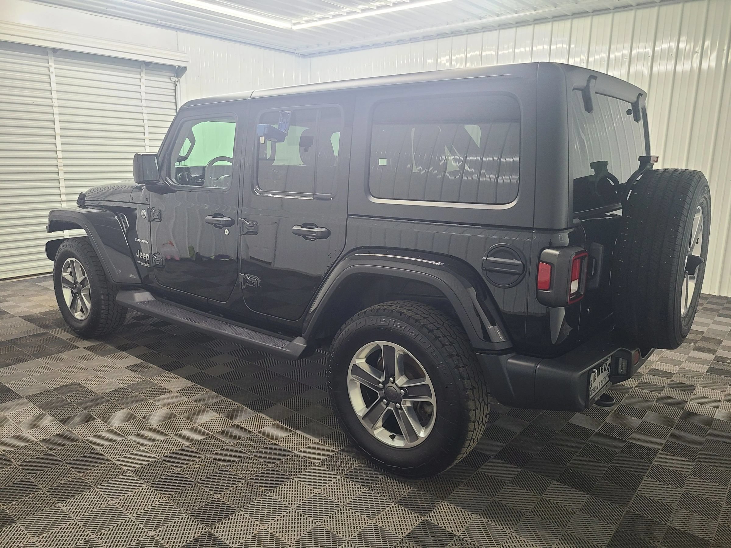 Used 2020 Jeep Wrangler Unlimited Sahara AWD/4WD image 9