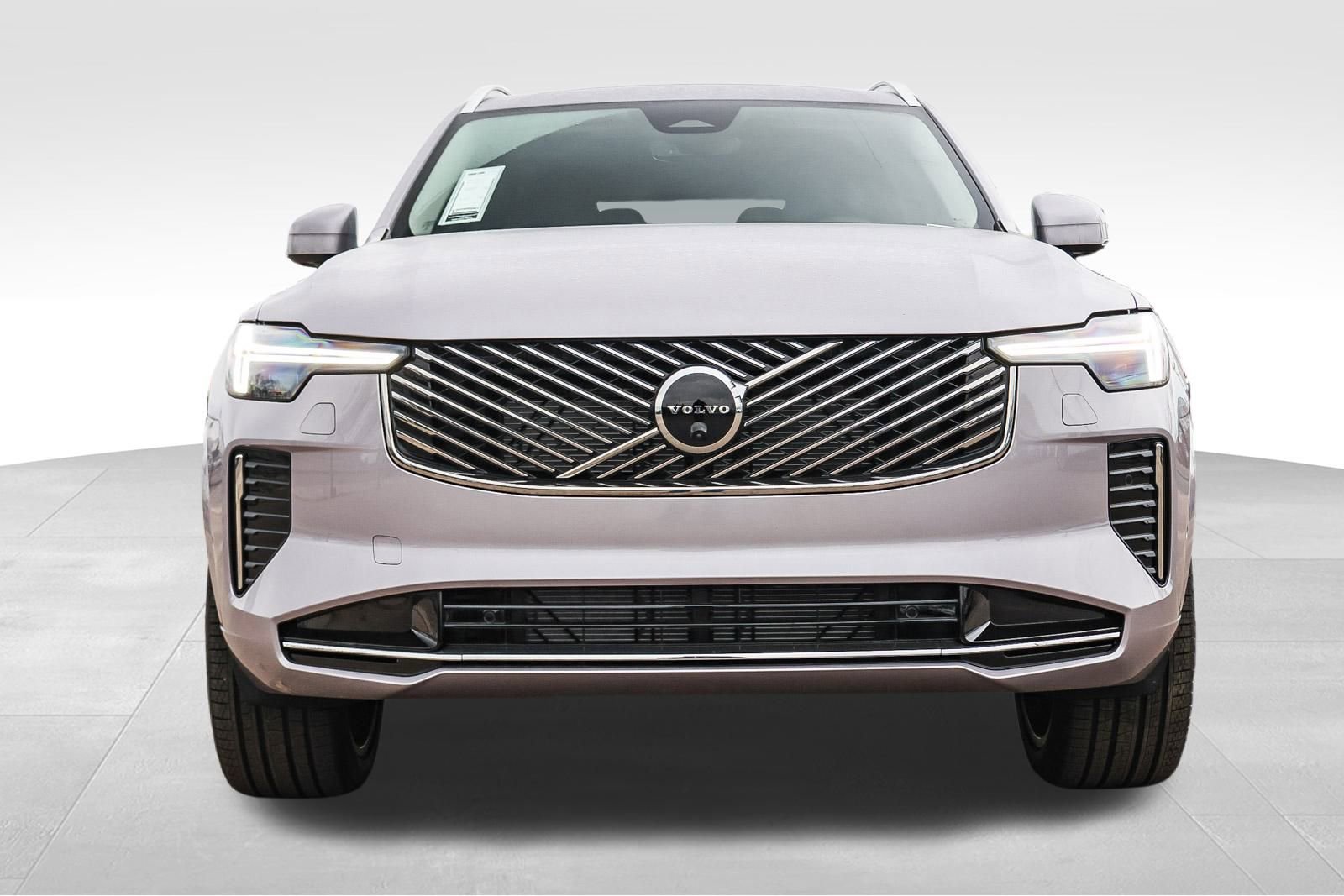 New 2026 Volvo XC90 B6 Plus w/ Protection Package image 2