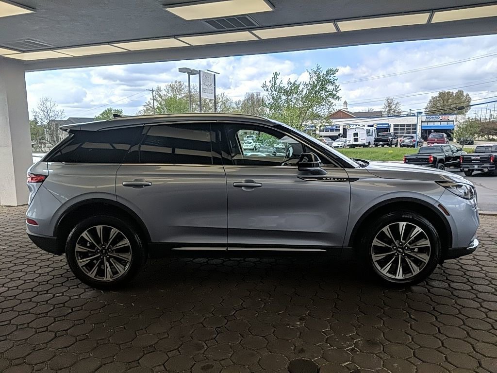 Certified 2022 Lincoln Corsair Reserve w/ Elements Package AWD/4WD image 5