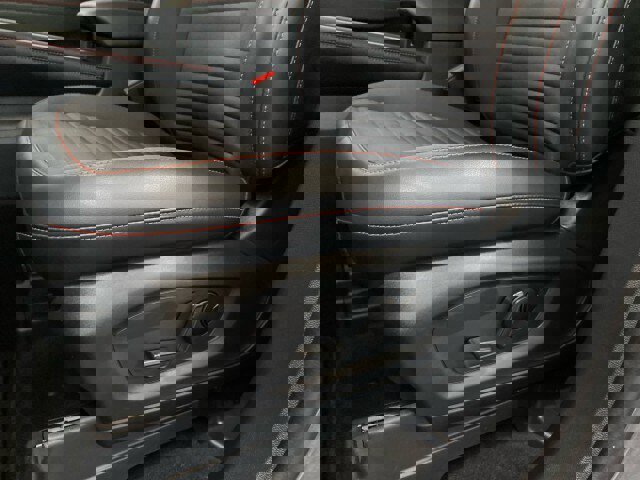 Used 2025 Ford Explorer ST-Line image 17