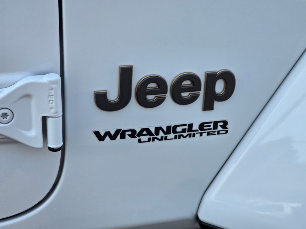 Used 2021 Jeep Wrangler Unlimited Rubicon w/ Dual Top Group AWD/4WD image 30