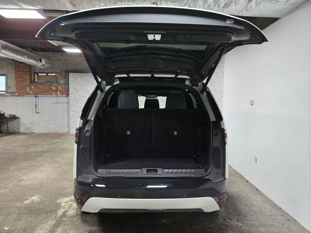 Used 2023 Land Rover Discovery S R-Dynamic AWD/4WD image 43