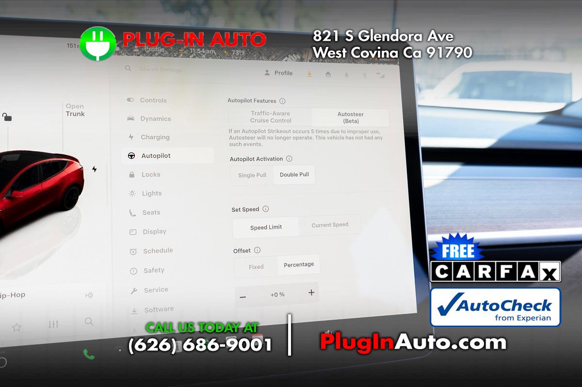 Used 2023 Tesla Model Y Performance image 25