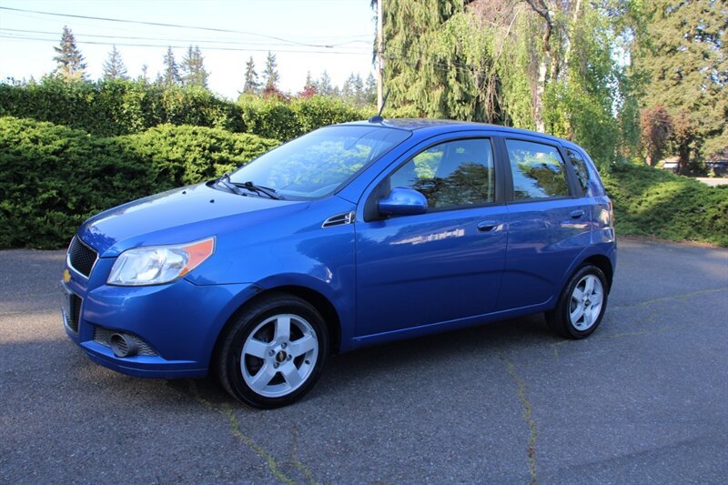 Used 2010 Chevrolet Aveo5 LS FWD image 1
