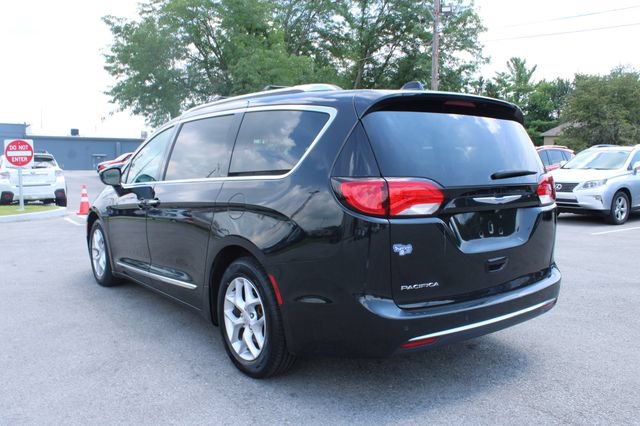 Used 2018 Chrysler Pacifica Touring-L Plus w/ Tire & Wheel Group FWD image 39