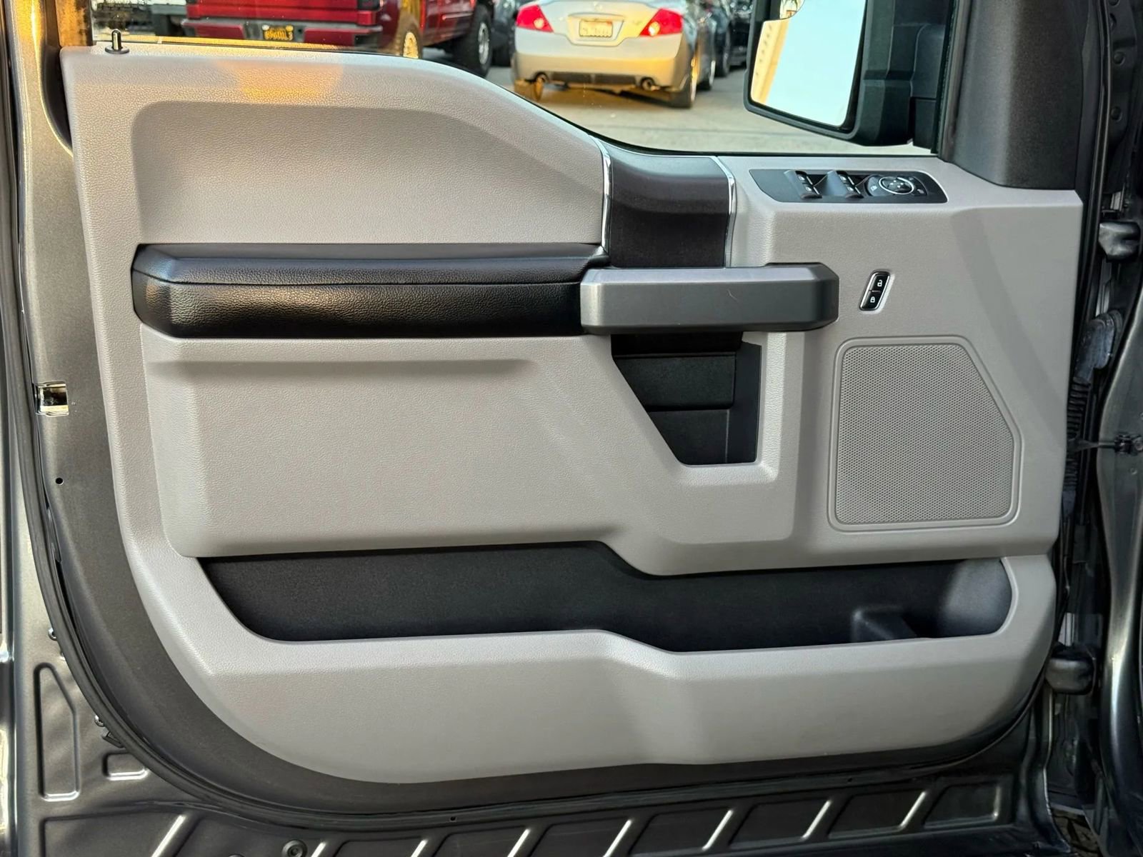 Used 2017 Ford F150 XLT image 12