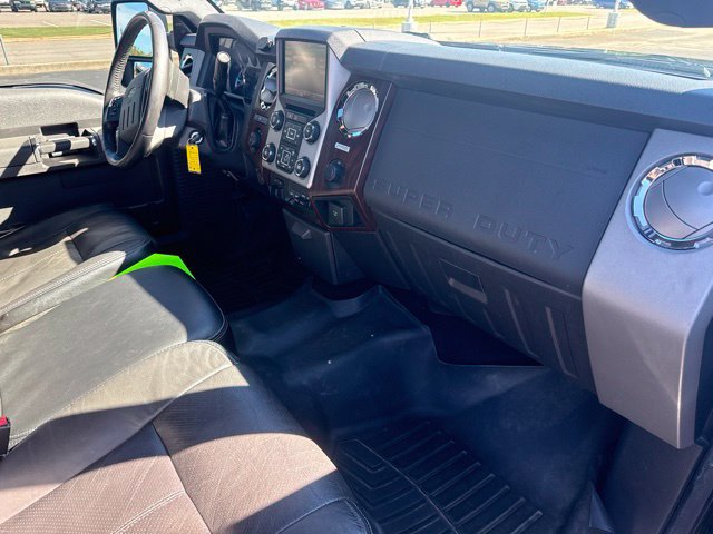 Used 2016 Ford F250 Lariat w/ Lariat Ultimate Package AWD/4WD image 16