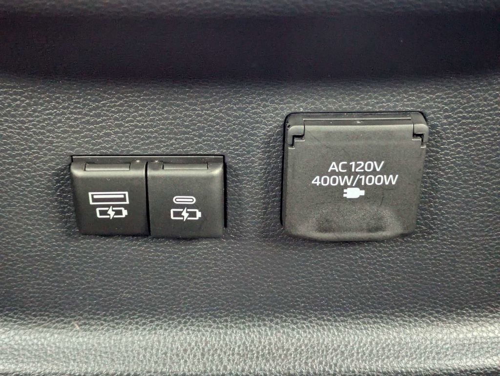 Used 2023 Toyota Tundra Platinum AWD/4WD image 16