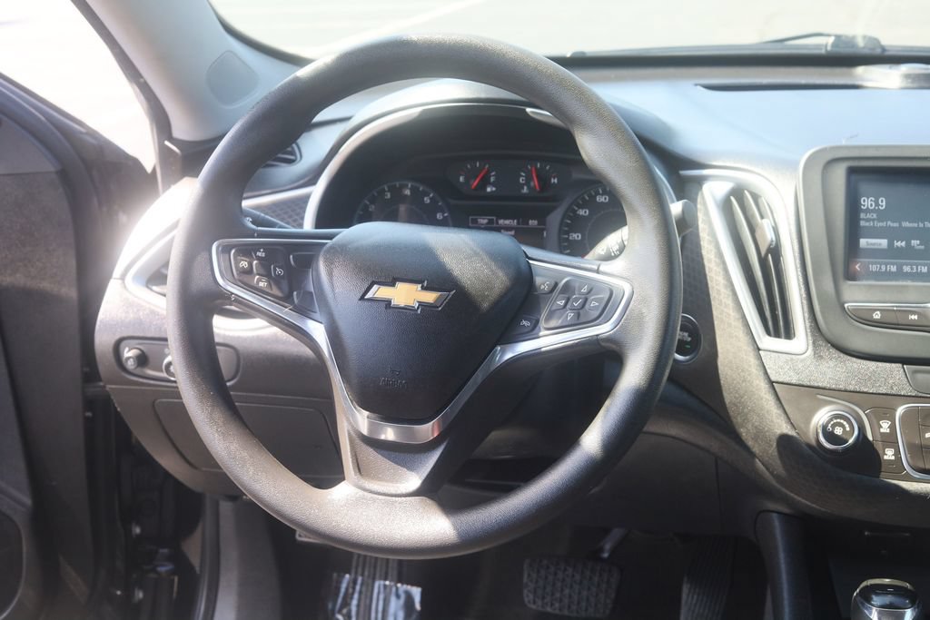 Used 2018 Chevrolet Malibu LS FWD image 16