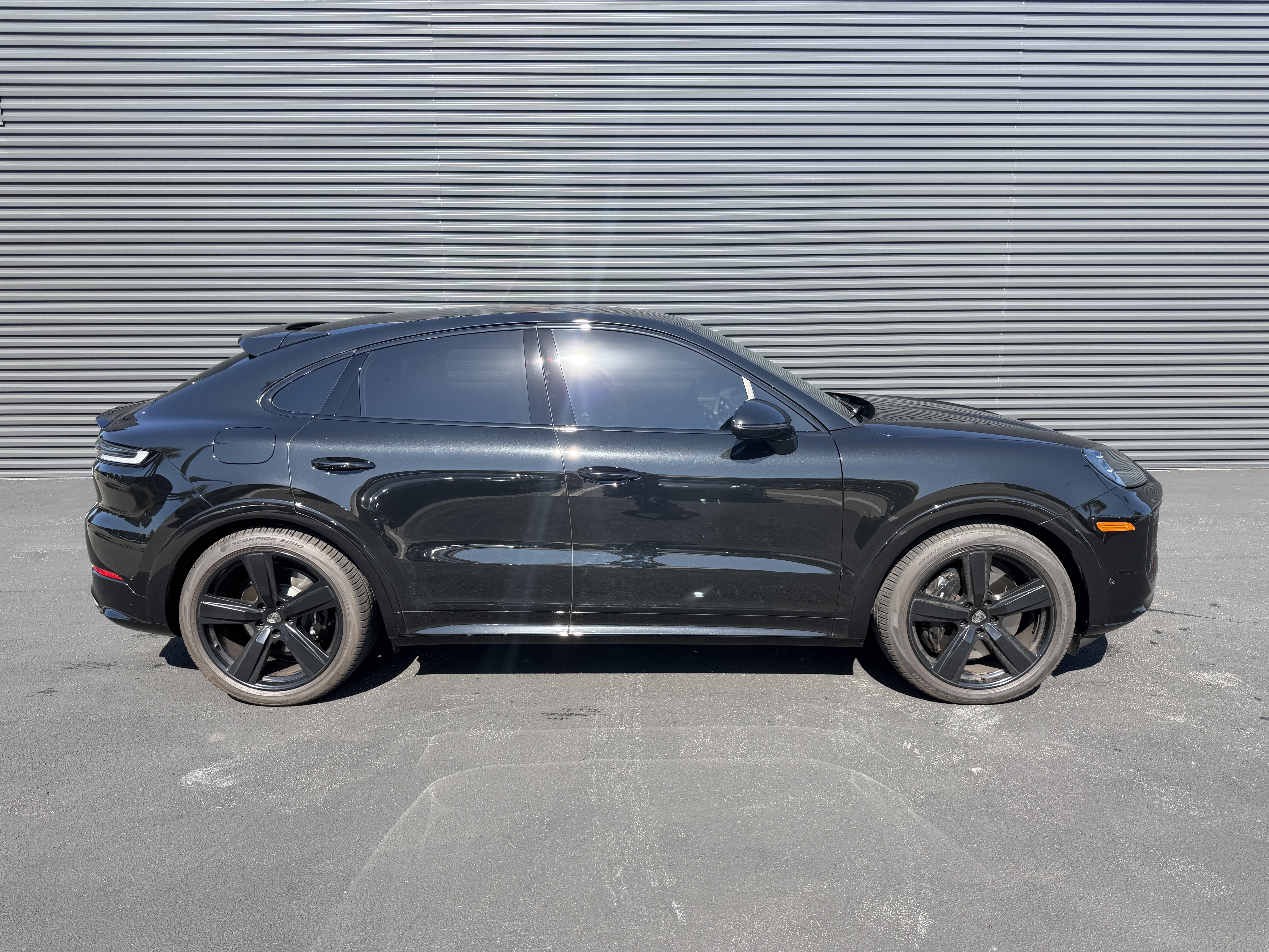 Used 2025 Porsche Cayenne Turbo image 8