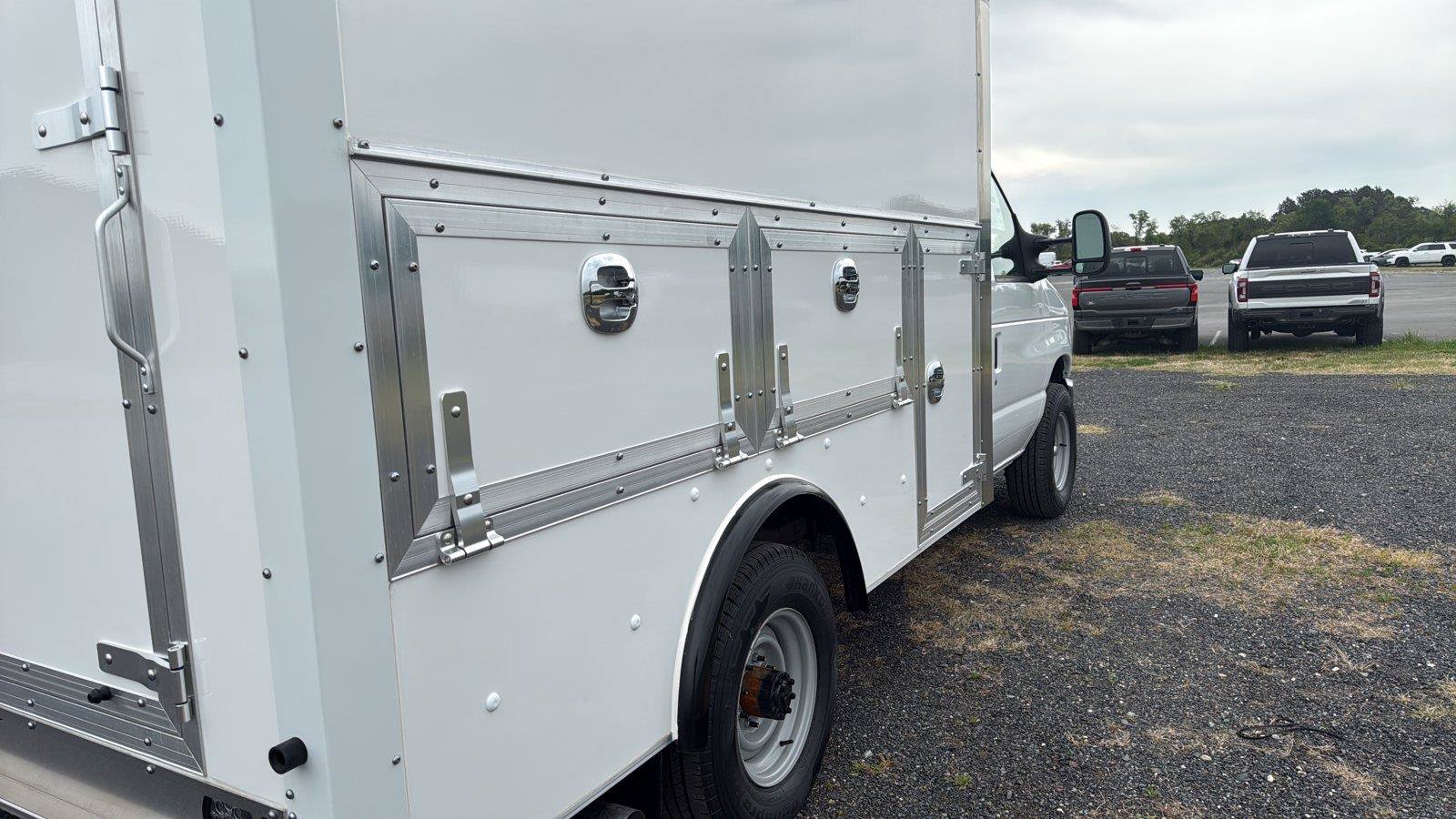 New 2027 Ford E-350 and Econoline 350 Super Duty w/ Power Equipment Group RWD image 10