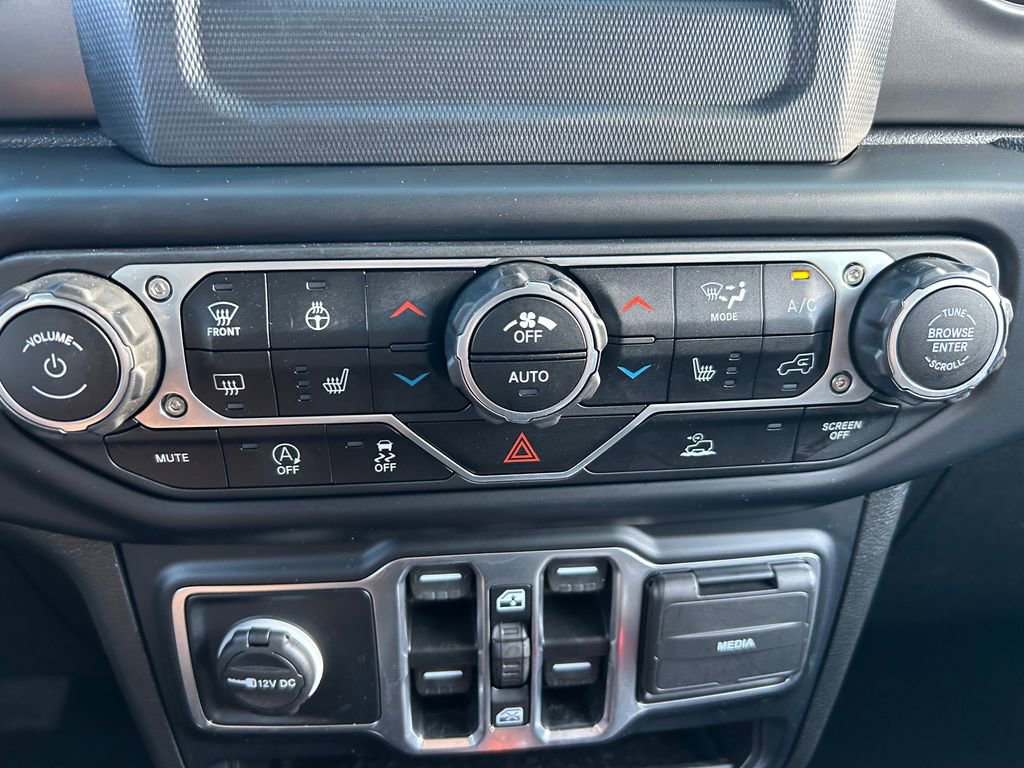 Certified 2023 Jeep Gladiator Sport AWD/4WD image 14