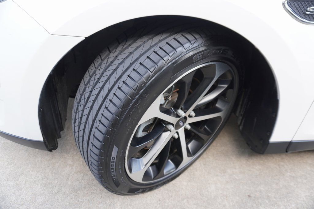 Used 2016 Ford Taurus SHO w/ Equipment Group 401A image 30