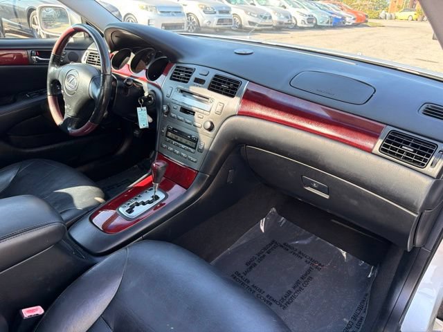 Used 2002 Lexus ES 330 w/ Premium Pkg FWD image 26